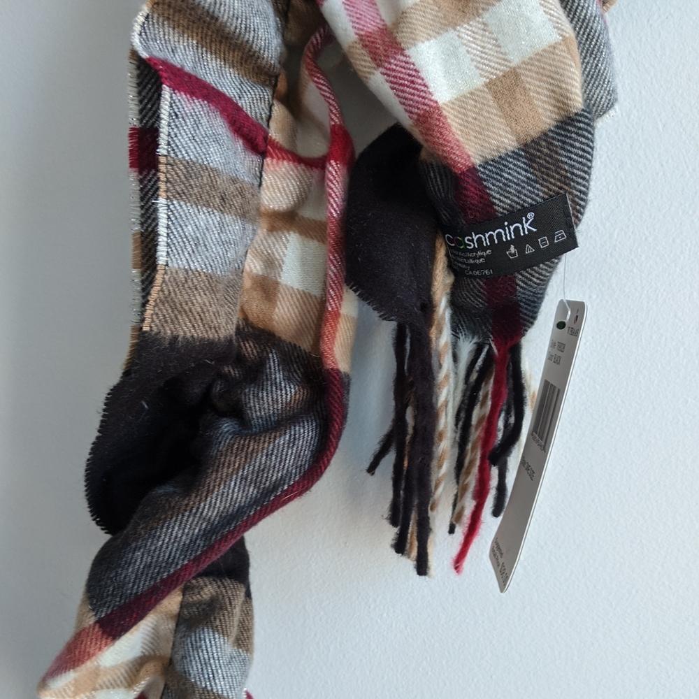 NWT plaid scarf by Cashmink